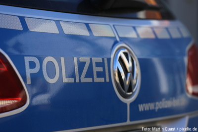 Linden-Mitte: 51-Jähriger mit Waffe und Messer bedroht - Polizei sucht Zeugen